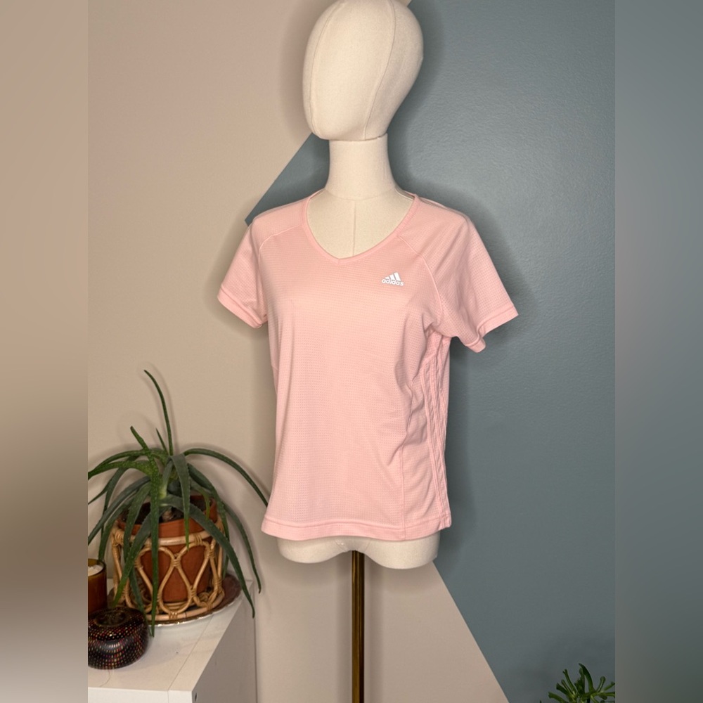 Adidas Pink V-Neck Performance Active Top Moisture-Wicking Gym Tee Medium - Picture 2 of 9